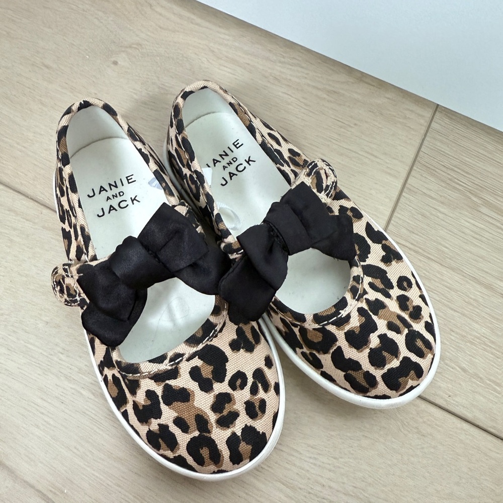 Janie and Jack Leopard Print Toddler Shoes with Black Bow